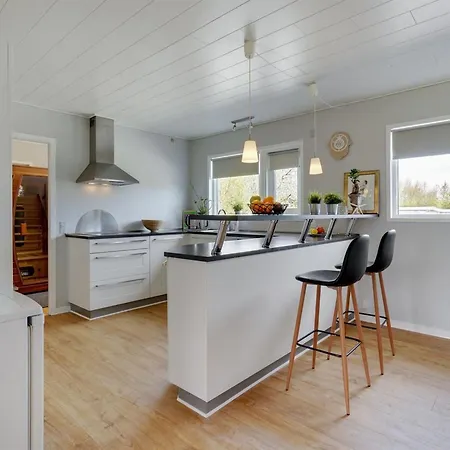 Martinette - 4-7km From The Sea By Interhome